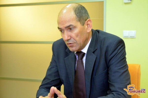 Vox Populi: SD pred SDS, vlada najnižje doslej, Pahor najbolj priljubljen